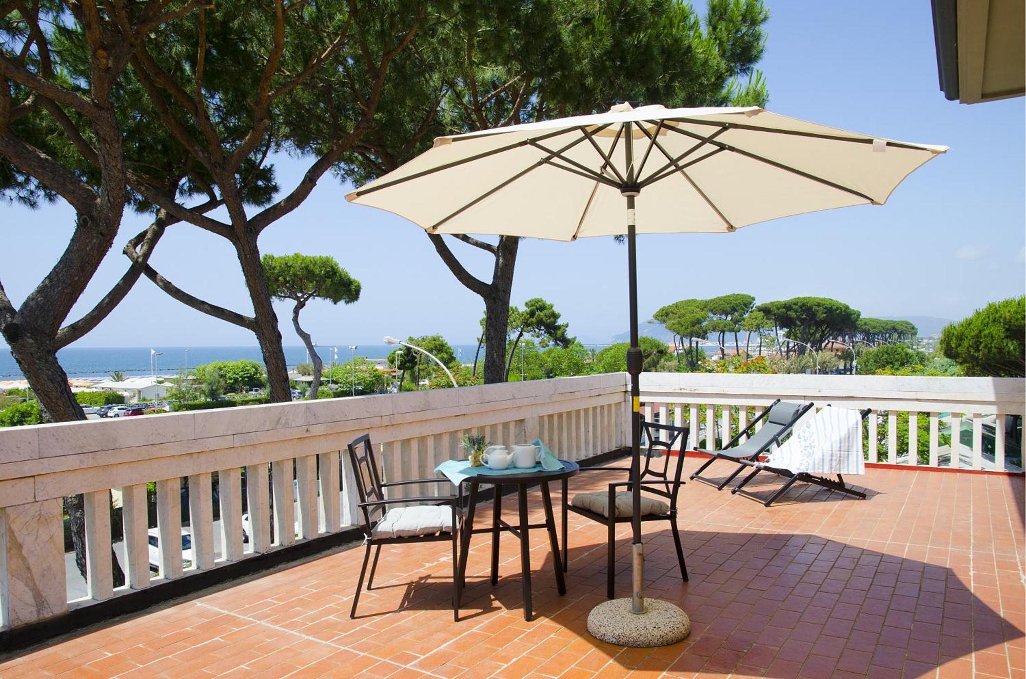 Casa Per Ferie Il Pioppo Hotel Marina di Massa Exterior foto